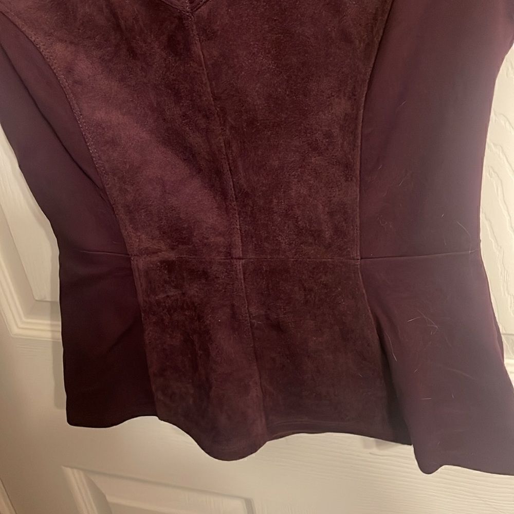 BCBG MaxAzria Peplum Blouse. XSmall - Picture 3 of 7